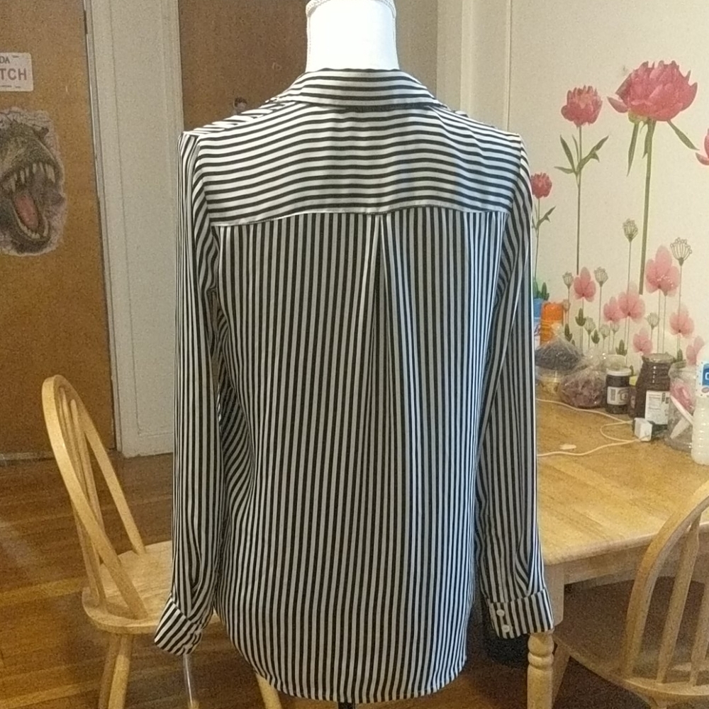 Clothes - Picture 2 of 4